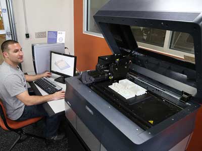 2-Ted-Castro-1_Fab-Lab_iMET-400X300