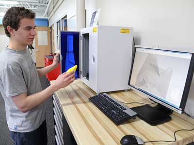 5-Taylor-Heitkamp-3_Fab-Lab_iMET_400X300